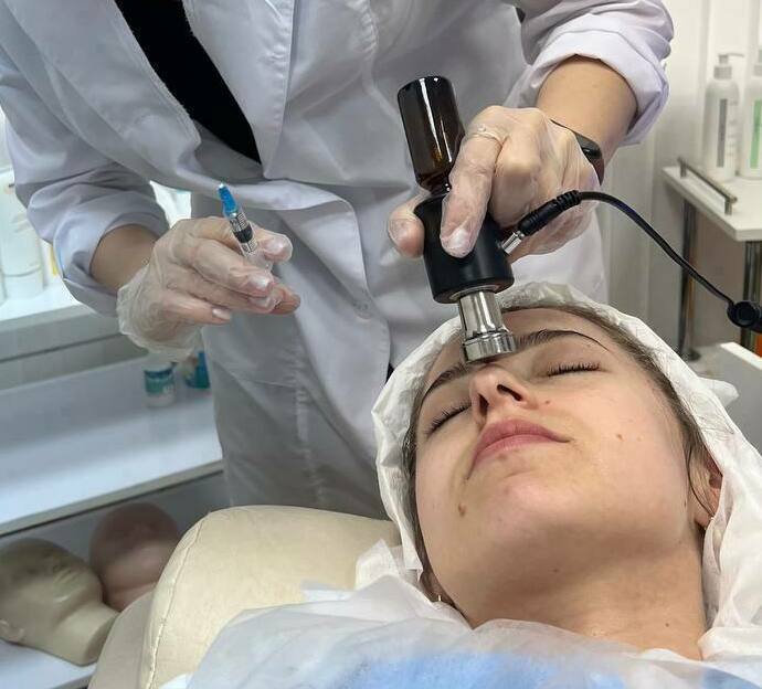 Аппаратная косметология Внедрение коктейлей
